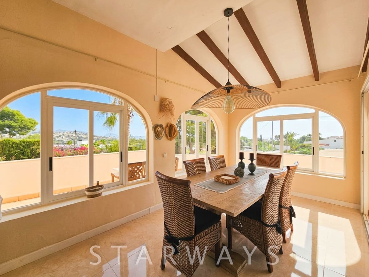 7 bedroom Villa for sale in Altea with pool garage - € 1,590,000 (Ref: 10135613)