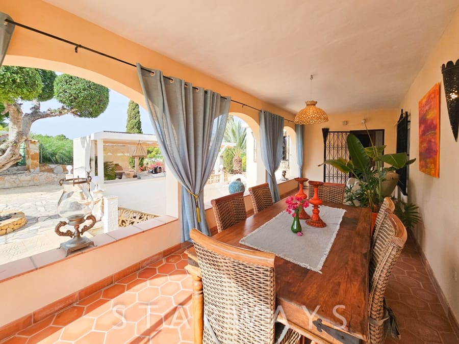 7 bedroom Villa for sale in Altea with pool garage - € 1,590,000 (Ref: 10135613)