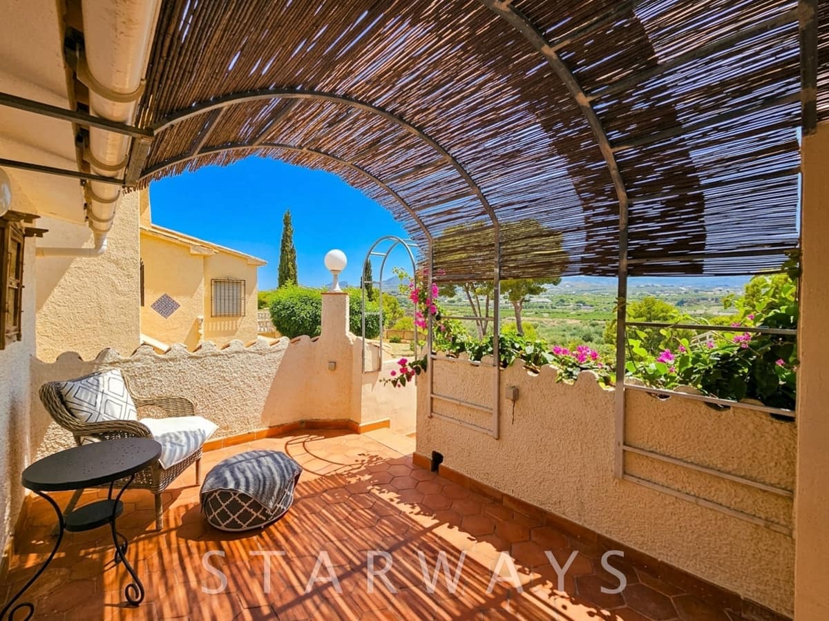 7 bedroom Villa for sale in Altea with pool garage - € 1,590,000 (Ref: 10135613)