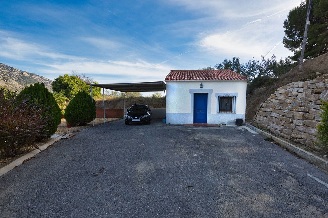 3 bedroom Villa for sale in Guadalest with garage - € 530,000 (Ref: 4380587)
