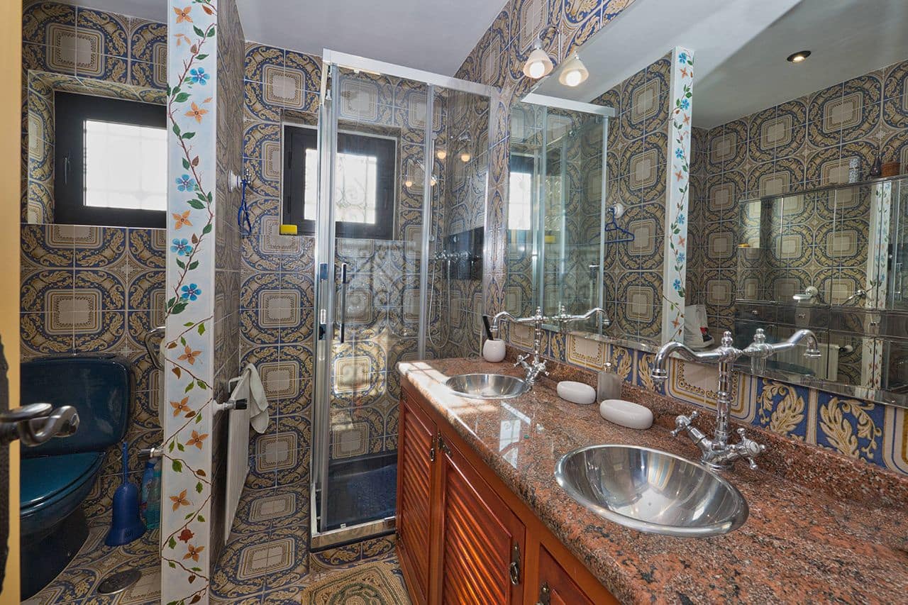 3 bedroom Villa for sale in Guadalest with garage - € 530,000 (Ref: 4380587)