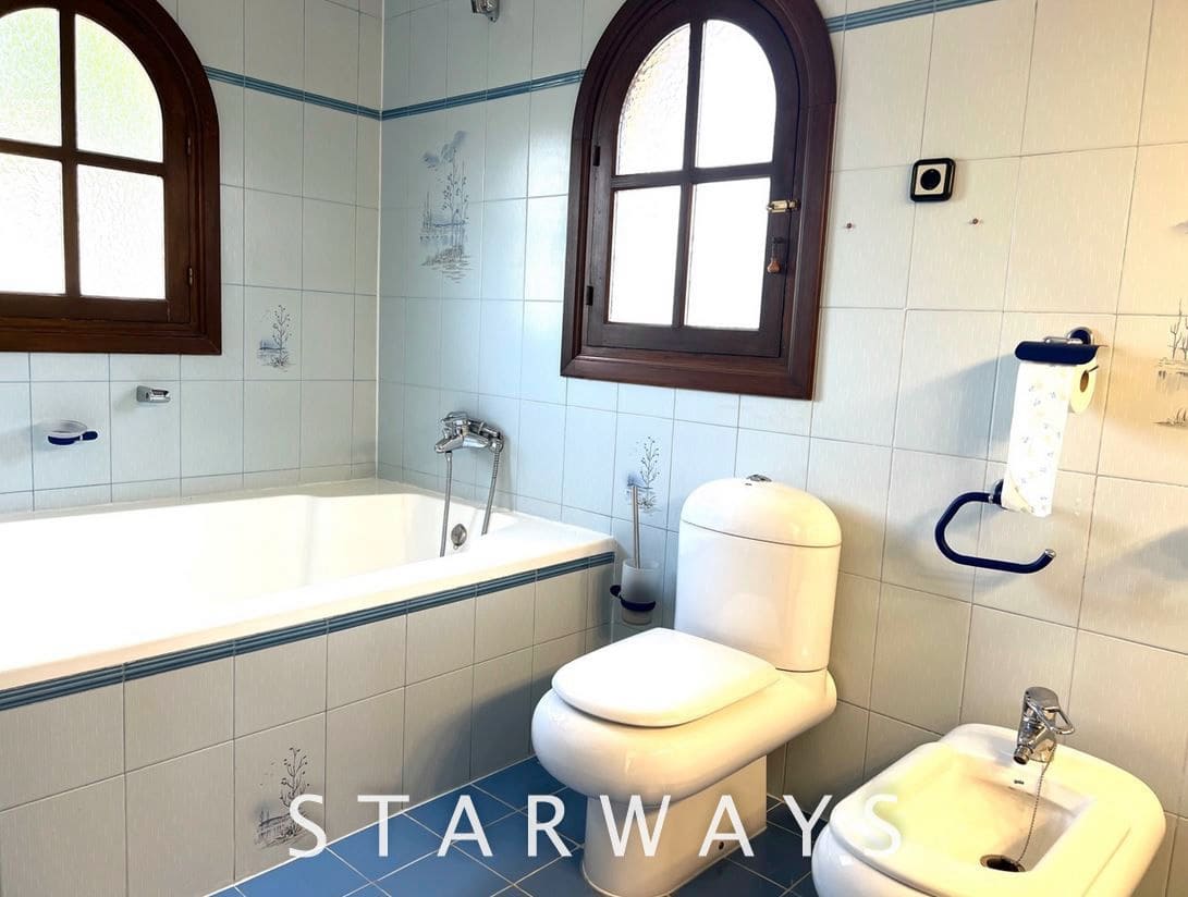 Chalet de 3 habitaciones en Alfaz del Pi / L'Alfàs del Pi en venta con piscina garaje - 795.000 € (Ref: 6931667)