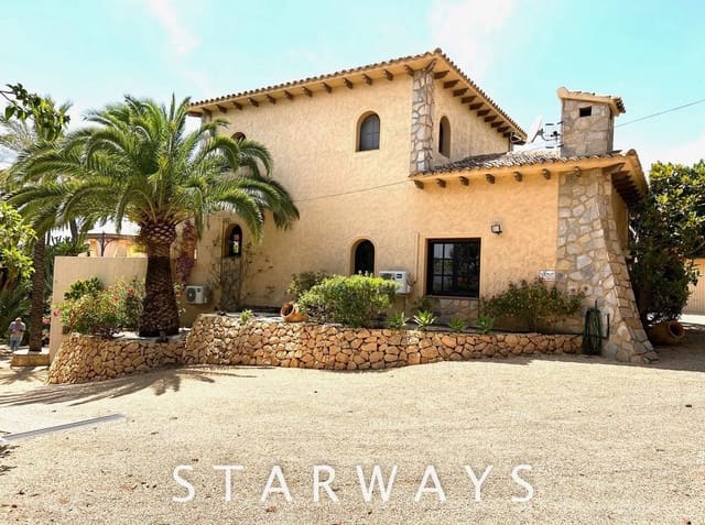 Chalet de 3 habitaciones en Alfaz del Pi / L'Alfàs del Pi en venta con piscina garaje - 795.000 € (Ref: 6931667)