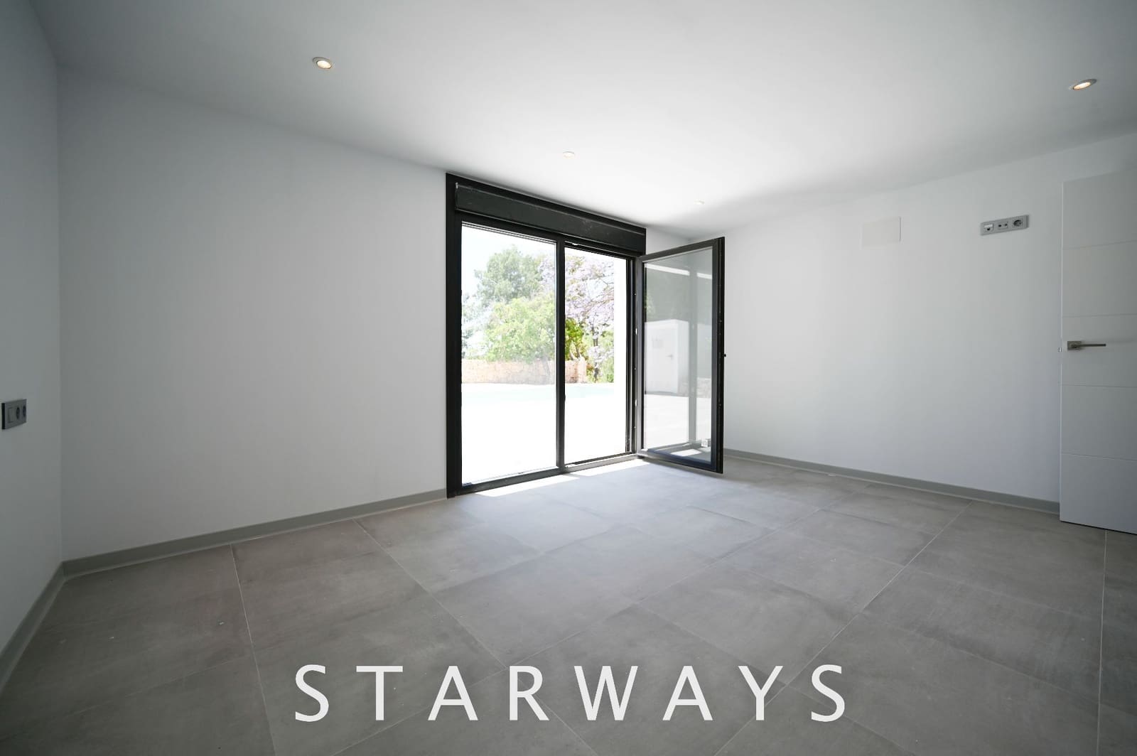 4 bedroom Villa for sale in Altea with pool garage - € 875,000 (Ref: 6983121)