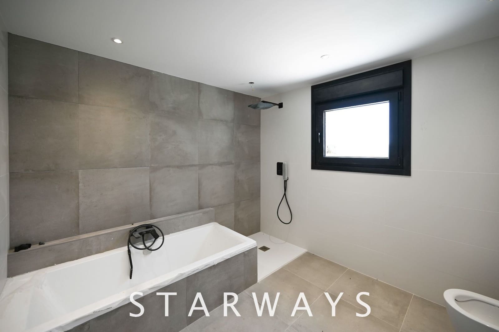 4 bedroom Villa for sale in Altea with pool garage - € 875,000 (Ref: 6983121)