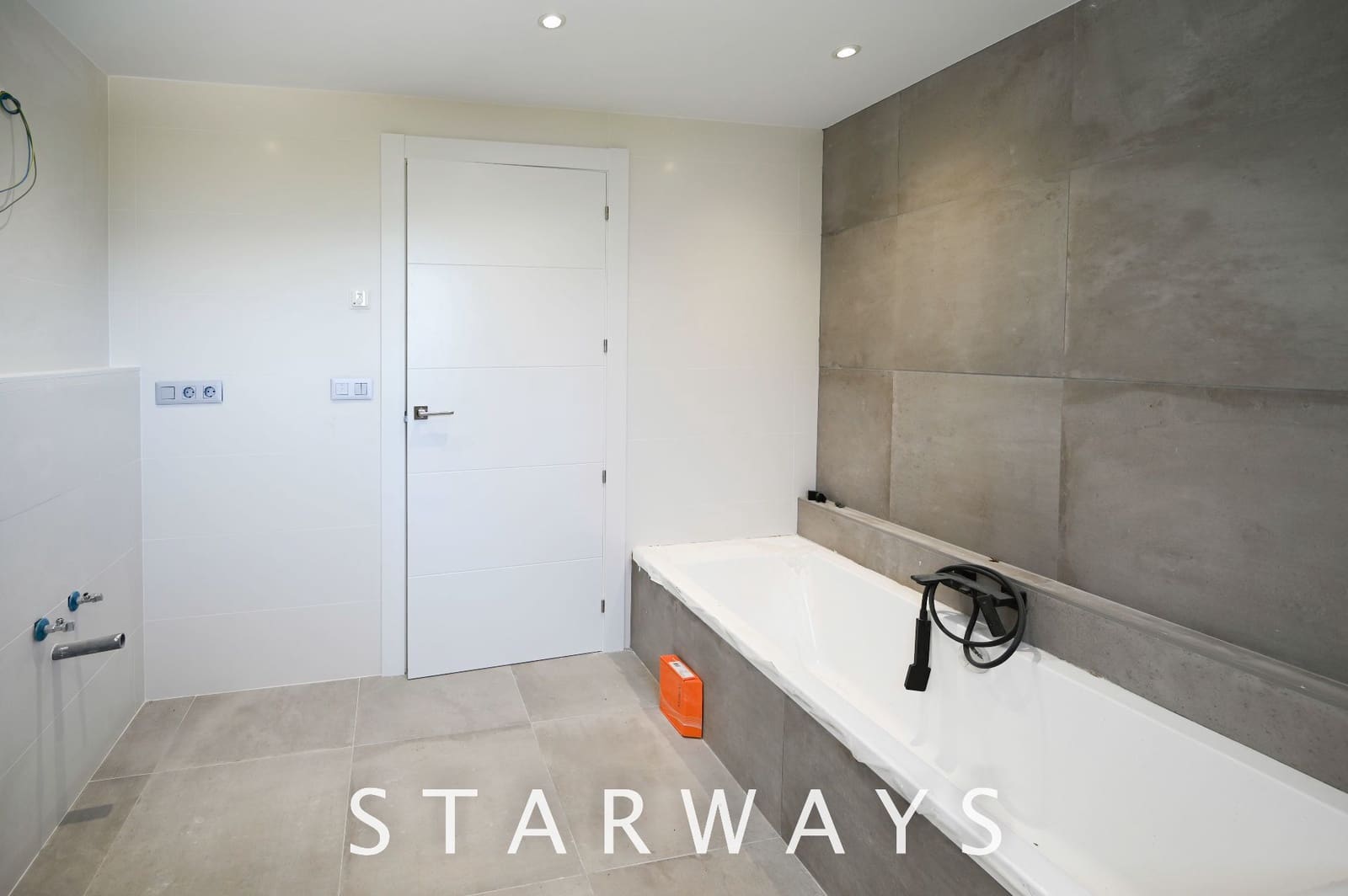 4 bedroom Villa for sale in Altea with pool garage - € 875,000 (Ref: 6983121)