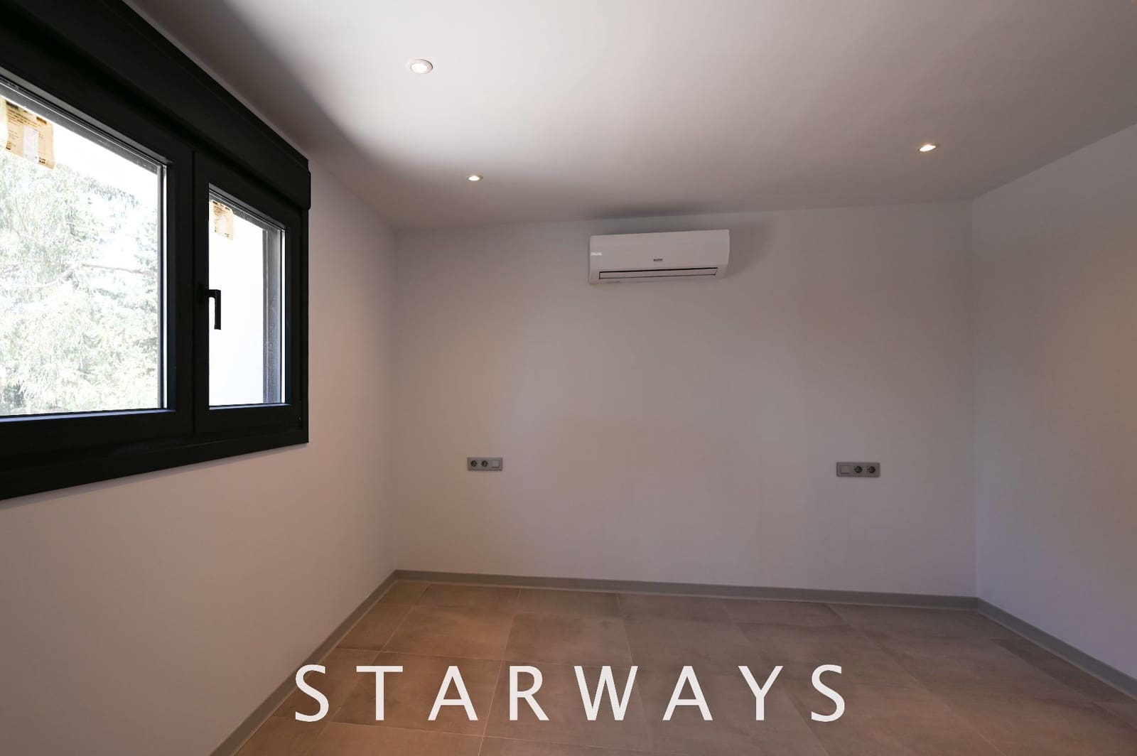 4 bedroom Villa for sale in Altea with pool garage - € 875,000 (Ref: 6983121)