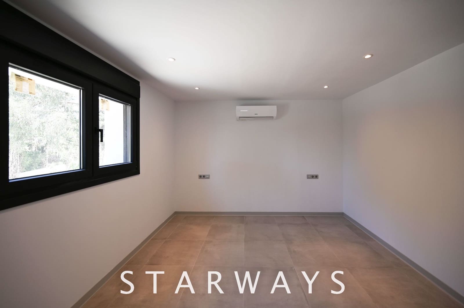 4 bedroom Villa for sale in Altea with pool garage - € 875,000 (Ref: 6983121)