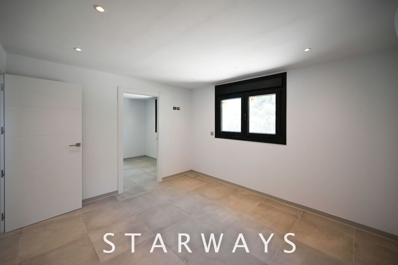 4 bedroom Villa for sale in Altea with pool garage - € 875,000 (Ref: 6983121)