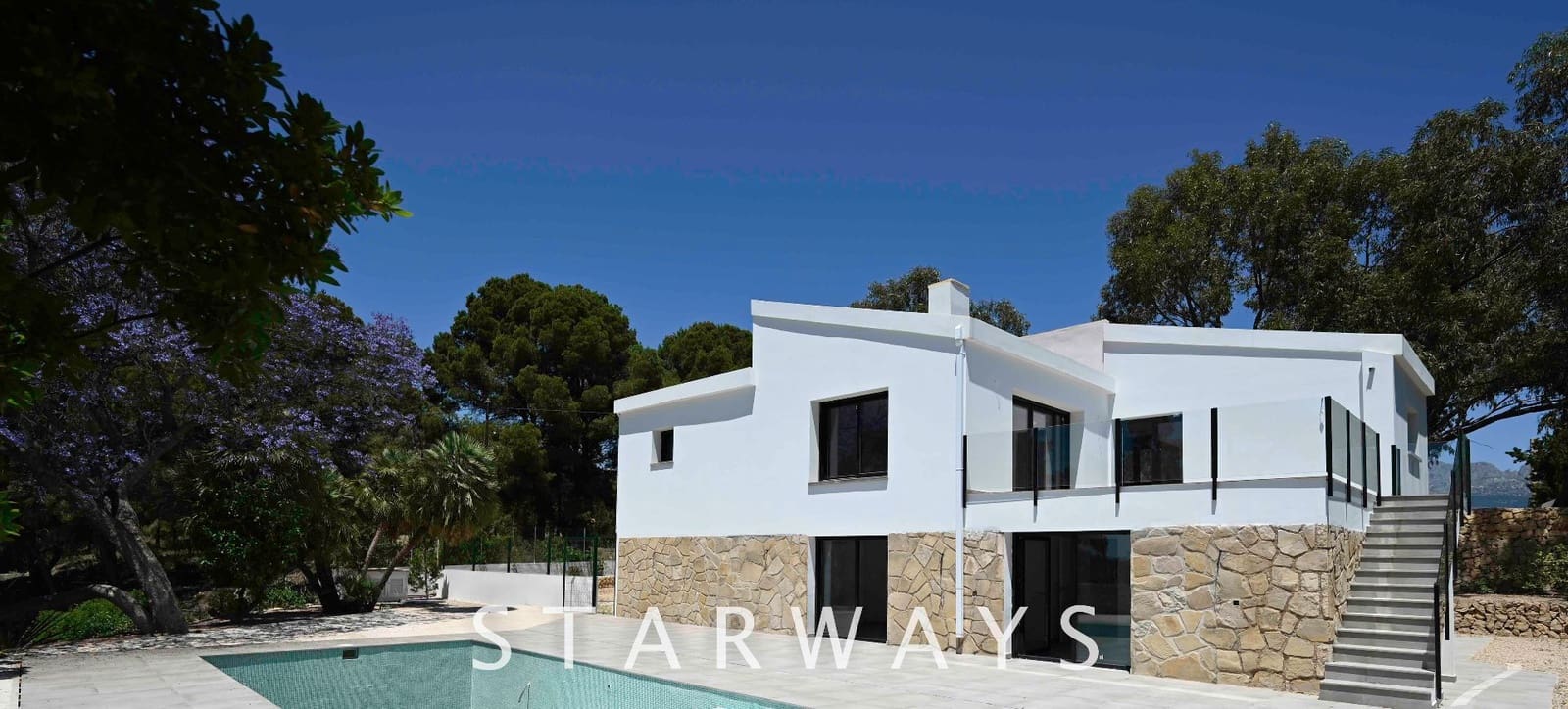 4 bedroom Villa for sale in Altea with pool garage - € 875,000 (Ref: 6983121)