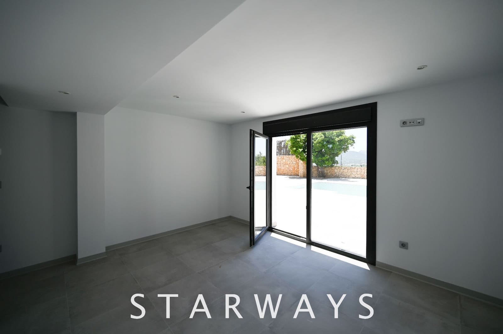 4 bedroom Villa for sale in Altea with pool garage - € 875,000 (Ref: 6983121)