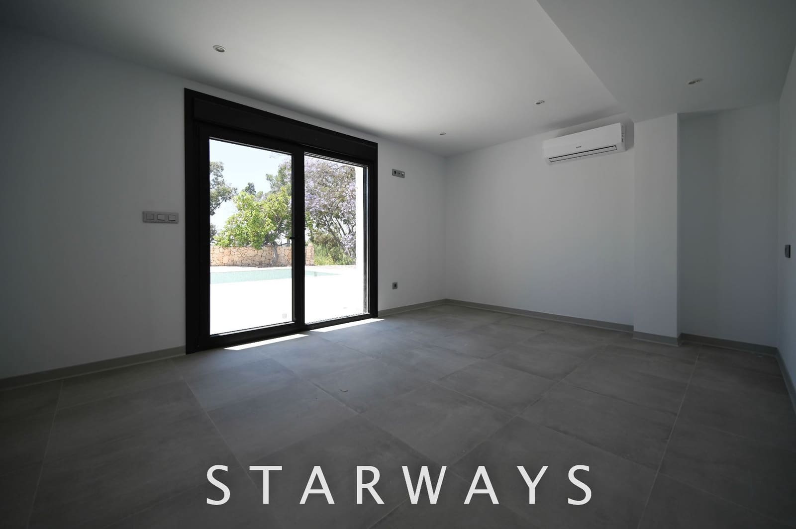 4 bedroom Villa for sale in Altea with pool garage - € 875,000 (Ref: 6983121)