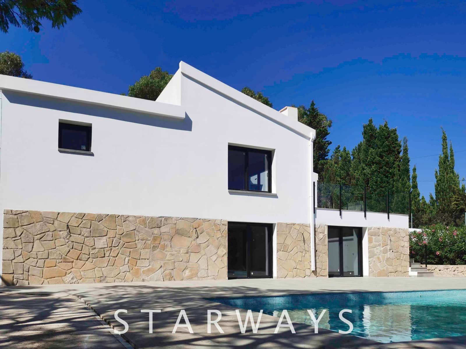 4 bedroom Villa for sale in Altea with pool garage - € 875,000 (Ref: 6983121)