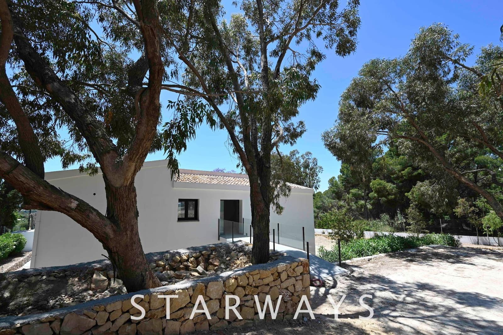 4 bedroom Villa for sale in Altea with pool garage - € 875,000 (Ref: 6983121)