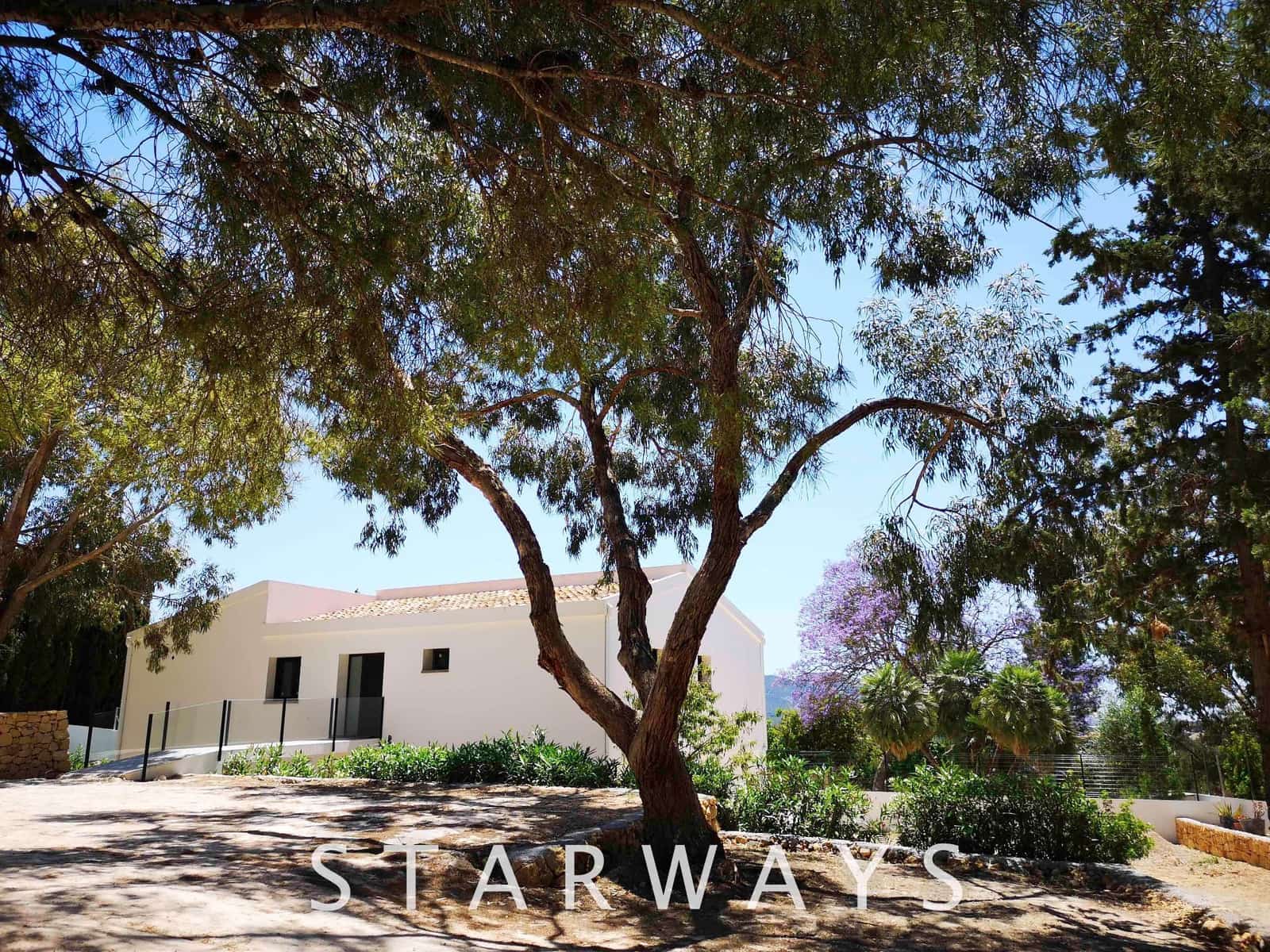 4 bedroom Villa for sale in Altea with pool garage - € 875,000 (Ref: 6983121)