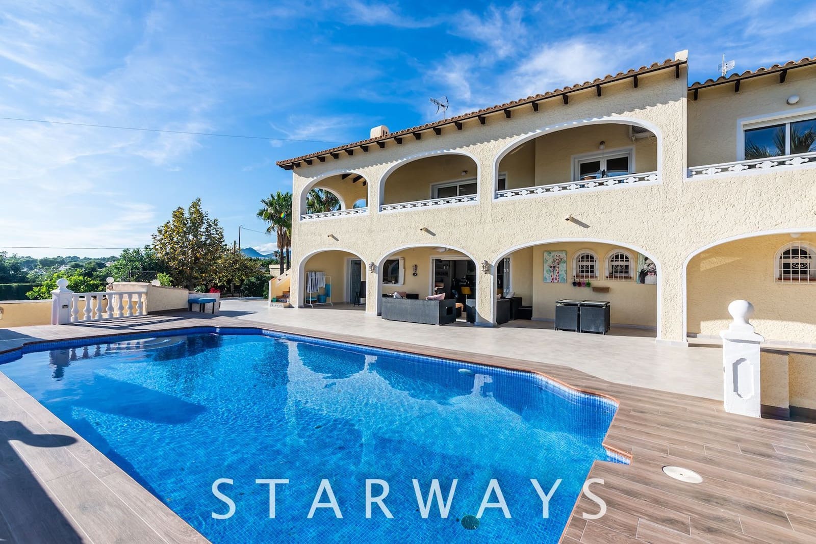 5 bedroom Villa for sale in Alfaz del Pi / L'Alfas del Pi with pool - € 745,000 (Ref: 7665377)