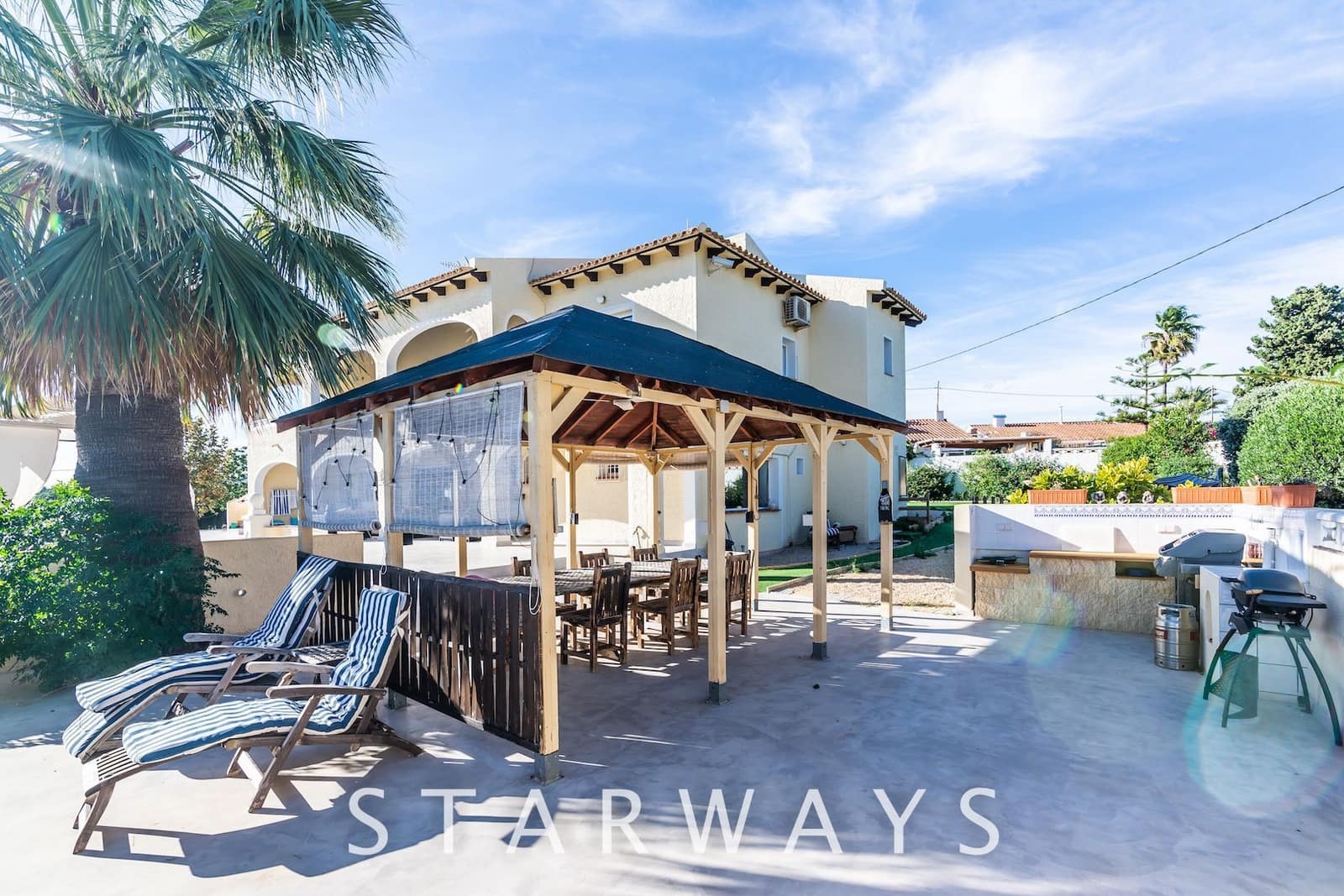 5 bedroom Villa for sale in Alfaz del Pi / L'Alfas del Pi with pool - € 745,000 (Ref: 7665377)