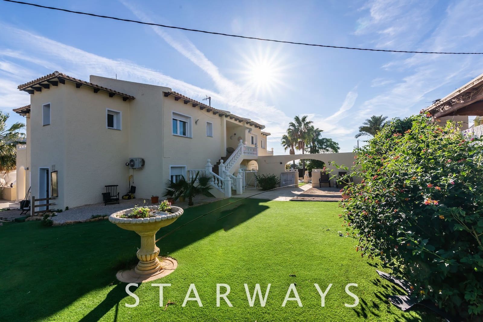 5 bedroom Villa for sale in Alfaz del Pi / L'Alfas del Pi with pool - € 745,000 (Ref: 7665377)