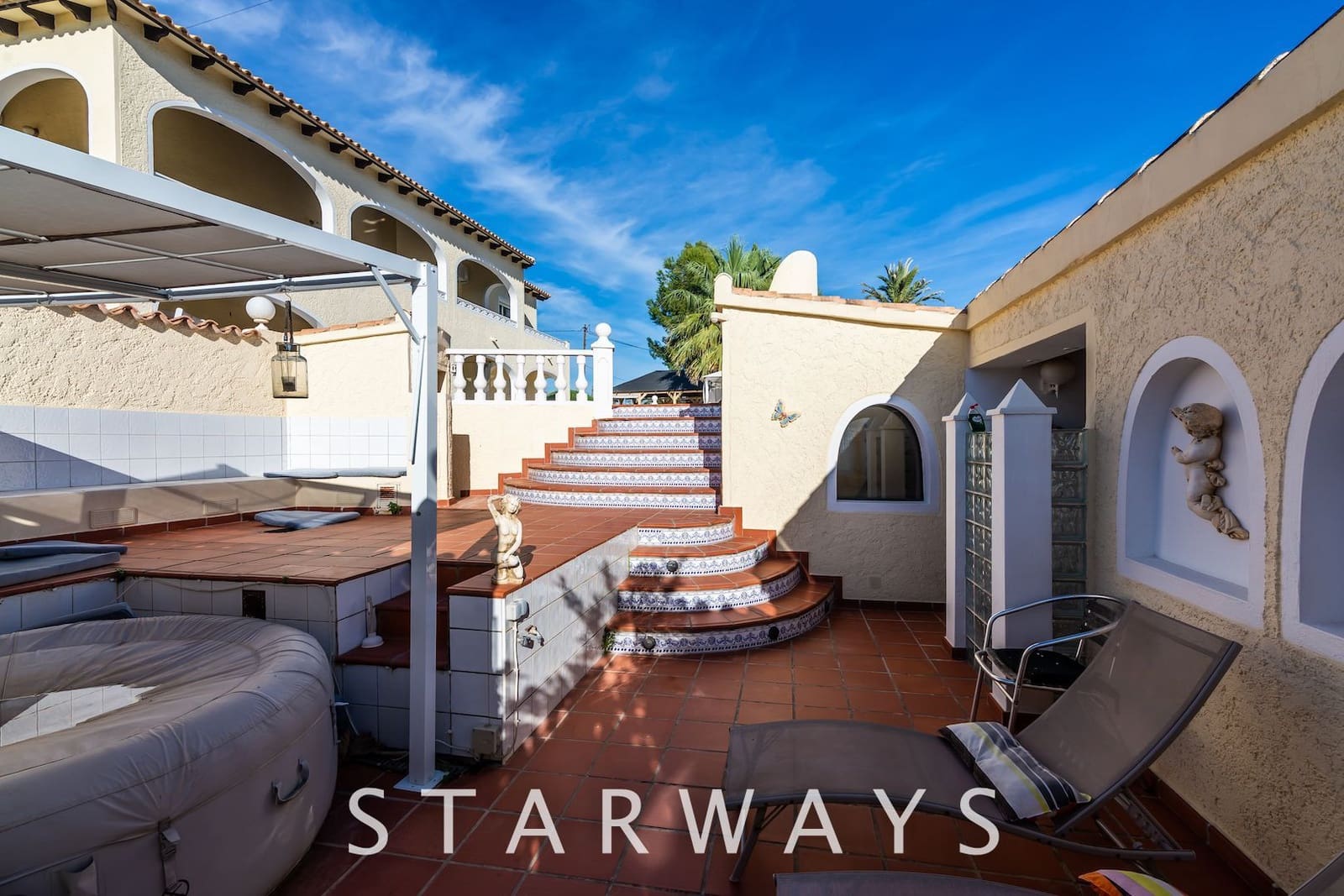 5 bedroom Villa for sale in Alfaz del Pi / L'Alfas del Pi with pool - € 745,000 (Ref: 7665377)