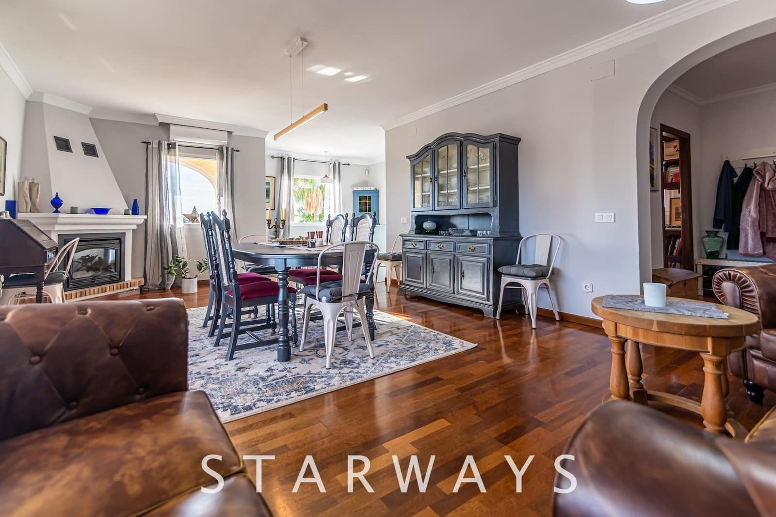 5 bedroom Villa for sale in Alfaz del Pi / L'Alfas del Pi with pool - € 745,000 (Ref: 7665377)