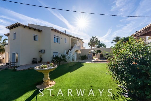 5 makuuhuone Huvila myytävänä paikassa Alfaz del Pi / L'Alfàs del Pi mukana uima-altaan - 745 000 € (Ref: 7665377)