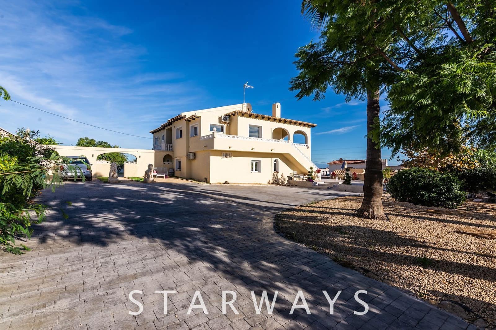 5 bedroom Villa for sale in Alfaz del Pi / L'Alfas del Pi with pool - € 745,000 (Ref: 7665377)