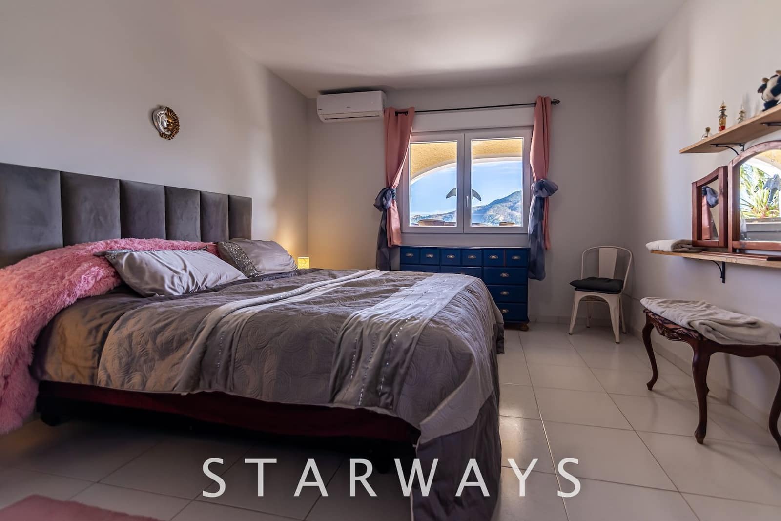 5 bedroom Villa for sale in Alfaz del Pi / L'Alfas del Pi with pool - € 745,000 (Ref: 7665377)