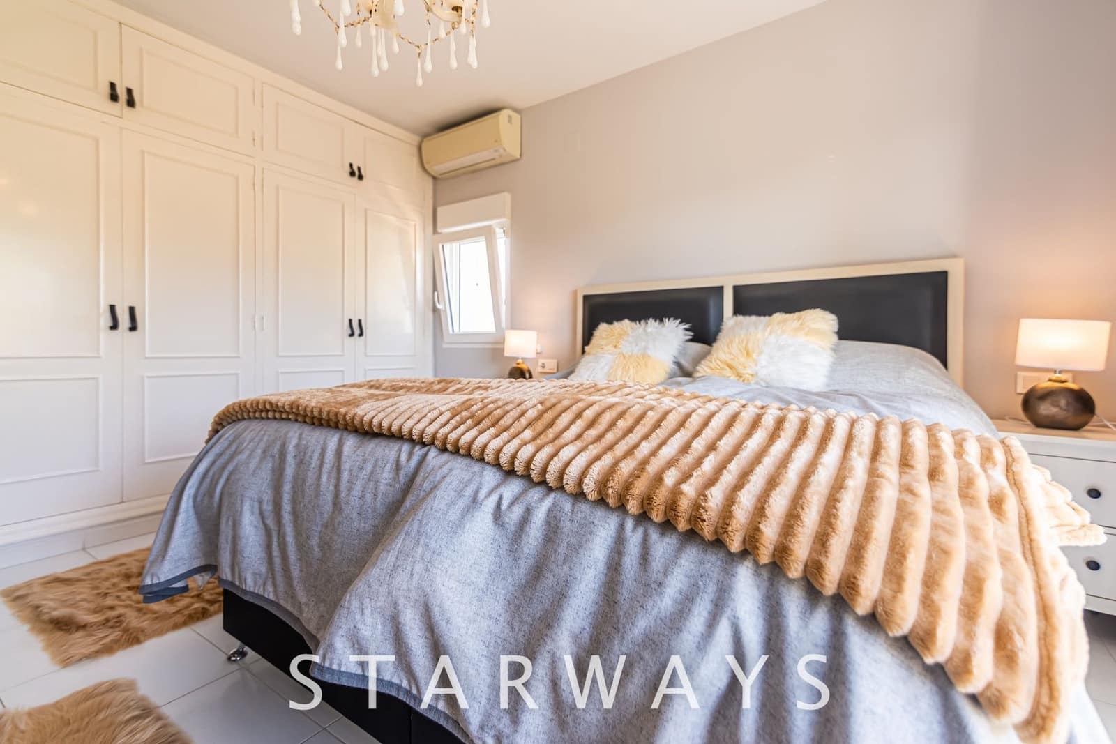 5 bedroom Villa for sale in Alfaz del Pi / L'Alfas del Pi with pool - € 745,000 (Ref: 7665377)