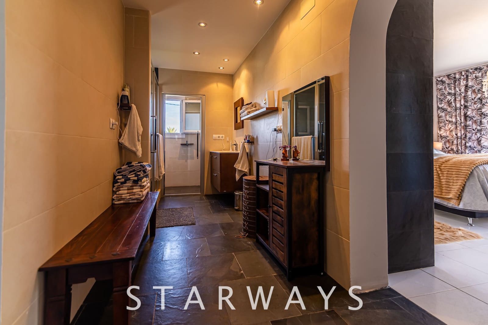 5 bedroom Villa for sale in Alfaz del Pi / L'Alfas del Pi with pool - € 745,000 (Ref: 7665377)