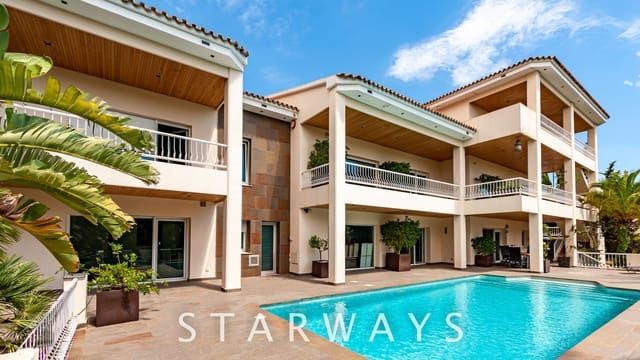 4 makuuhuone Huvila myytävänä paikassa Altea mukana uima-altaan 
autotalli - 1 850 000 € (Ref: 7665379)