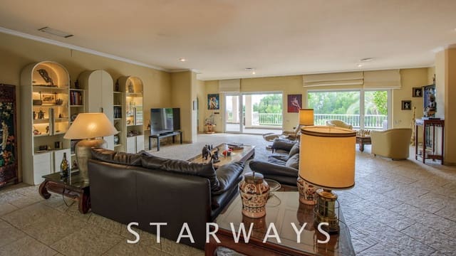 4 makuuhuone Huvila myytävänä paikassa Altea mukana uima-altaan 
autotalli - 1 850 000 € (Ref: 7665379)