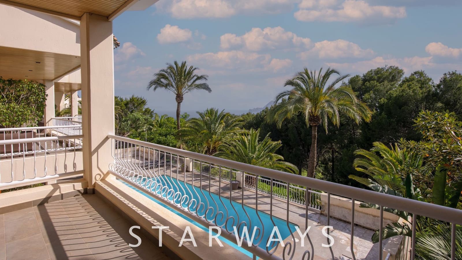 4 bedroom Villa for sale in Altea with pool garage - € 1,850,000 (Ref: 7665379)