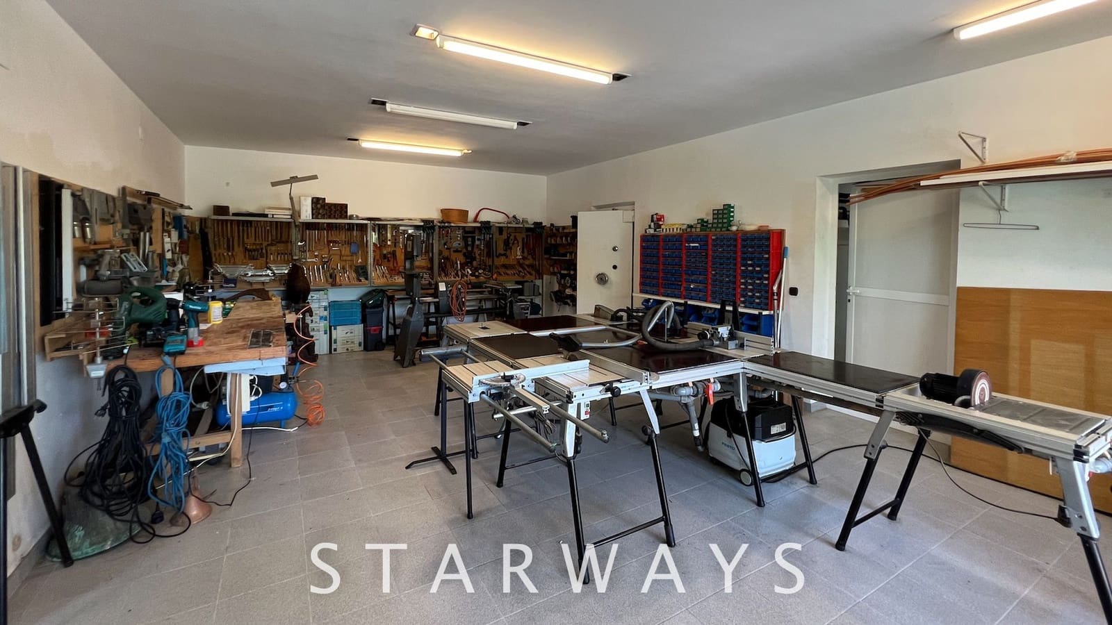 4 bedroom Villa for sale in Altea with pool garage - € 1,850,000 (Ref: 7665379)