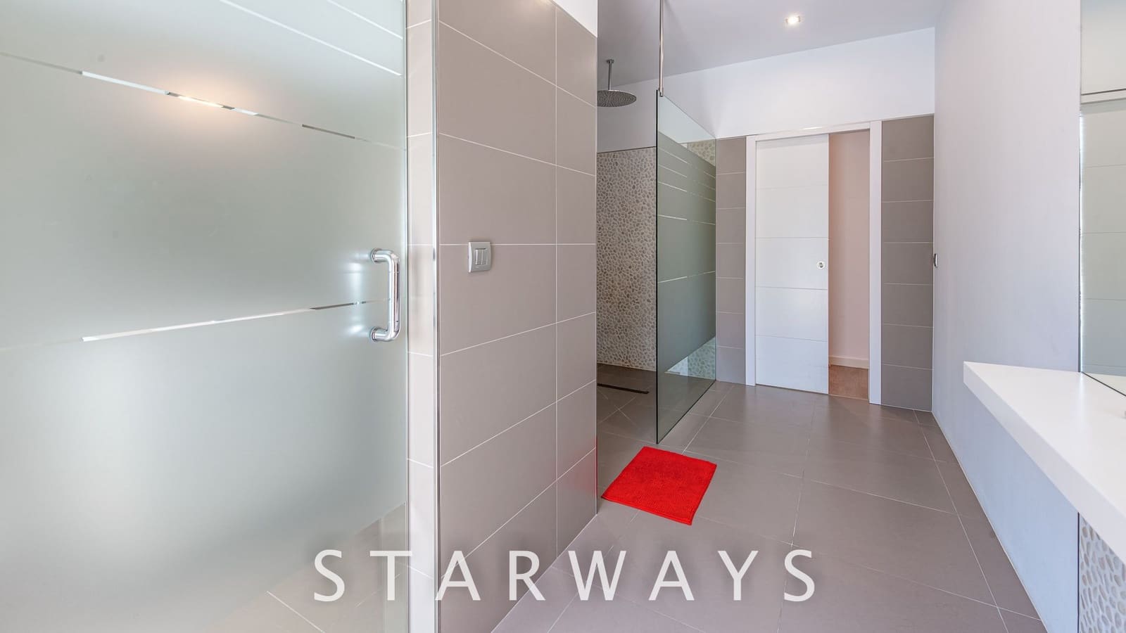 4 bedroom Villa for sale in Altea with pool garage - € 1,850,000 (Ref: 7665379)