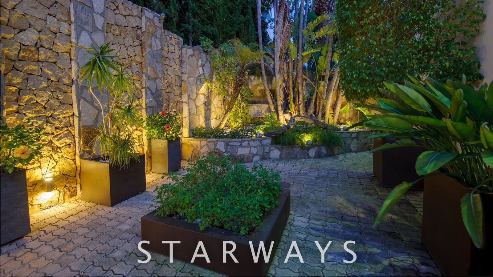 4 bedroom Villa for sale in Altea with pool garage - € 1,850,000 (Ref: 7665379)