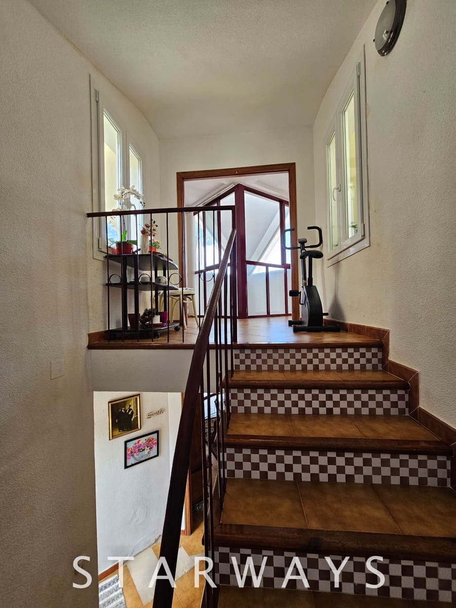 4 soveværelse Villa til salg i Callosa d'En Sarria med swimmingpool garage - € 525.000 (Ref: 7733835)