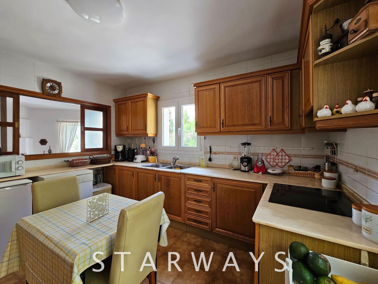 4 soveværelse Villa til salg i Callosa d'En Sarria med swimmingpool garage - € 525.000 (Ref: 7733835)