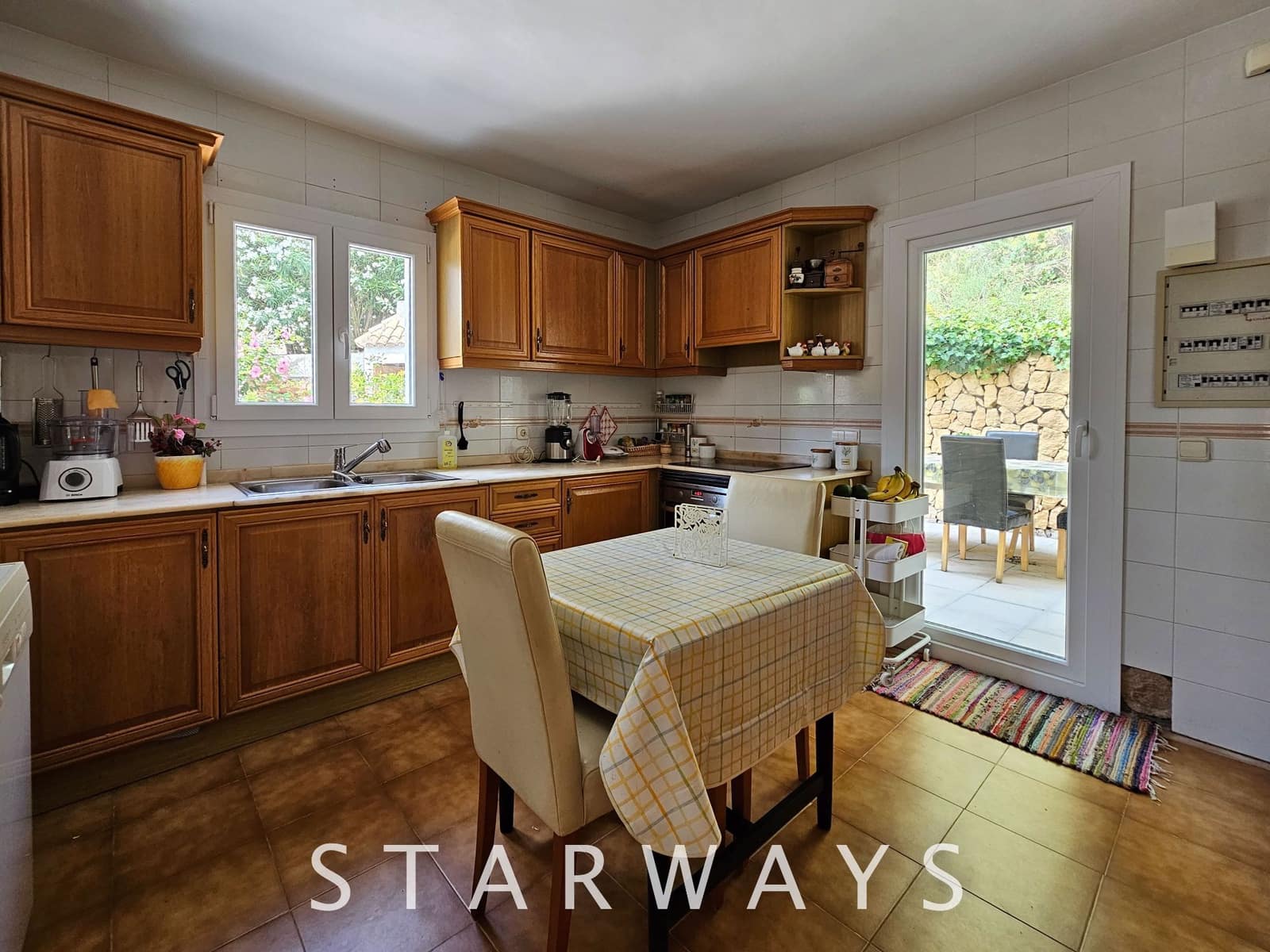 4 soveværelse Villa til salg i Callosa d'En Sarria med swimmingpool garage - € 525.000 (Ref: 7733835)