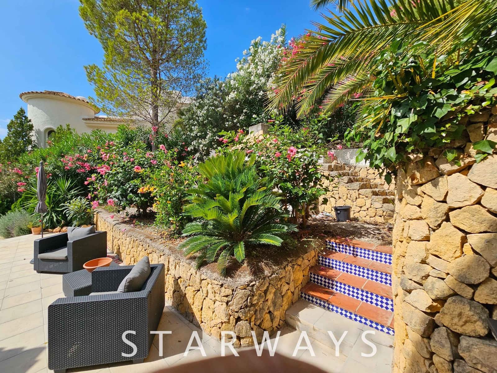 4 soveværelse Villa til salg i Callosa d'En Sarria med swimmingpool garage - € 525.000 (Ref: 7733835)