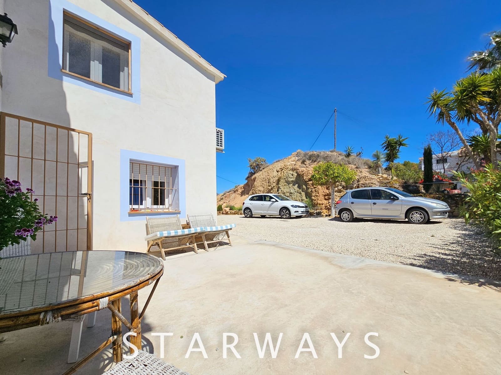 4 bedroom Villa for sale in La Nucia with garage - € 380,000 (Ref: 8255552)