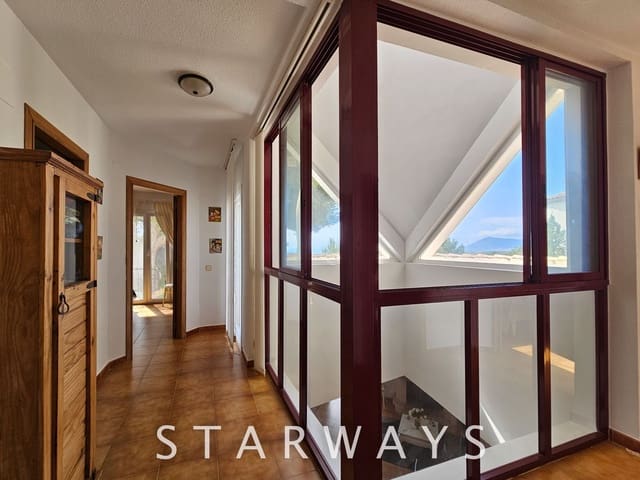 4 sypialnia Willa na sprzedaż w Altea z basenem garażem - 525 000 € (Ref: 8255553)