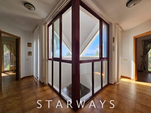 4 sypialnia Willa na sprzedaż w Altea z basenem garażem - 525 000 € (Ref: 8255553)
