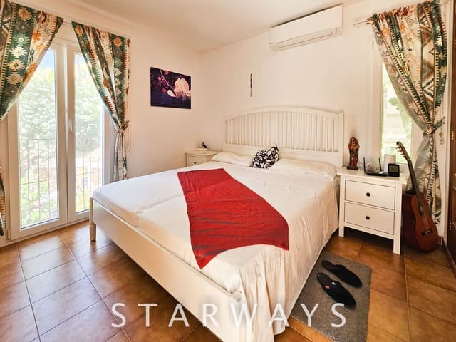 4 sypialnia Willa na sprzedaż w Altea z basenem garażem - 525 000 € (Ref: 8255553)