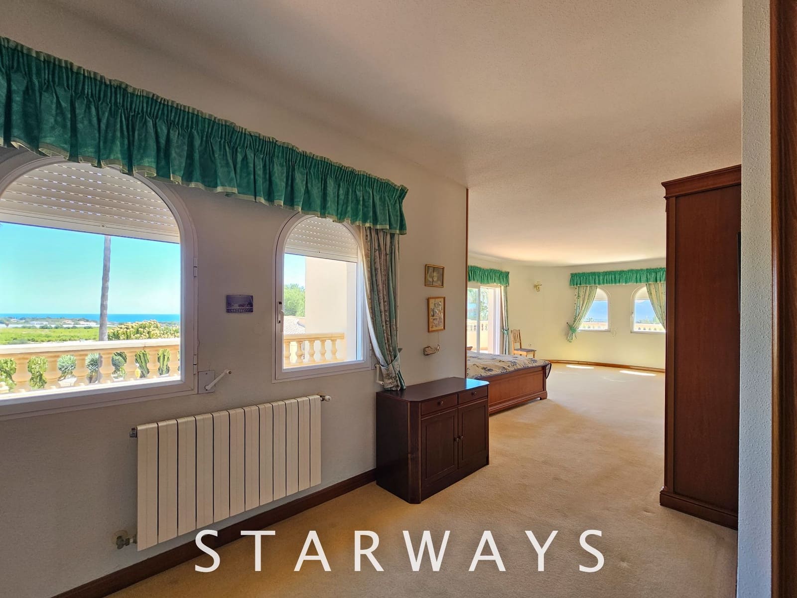 8 Zimmer Villa zu verkaufen in Alfaz del Pi / L'Alfas del Pi mit Pool Garage - 1.750.000 € (Ref: 8288970)