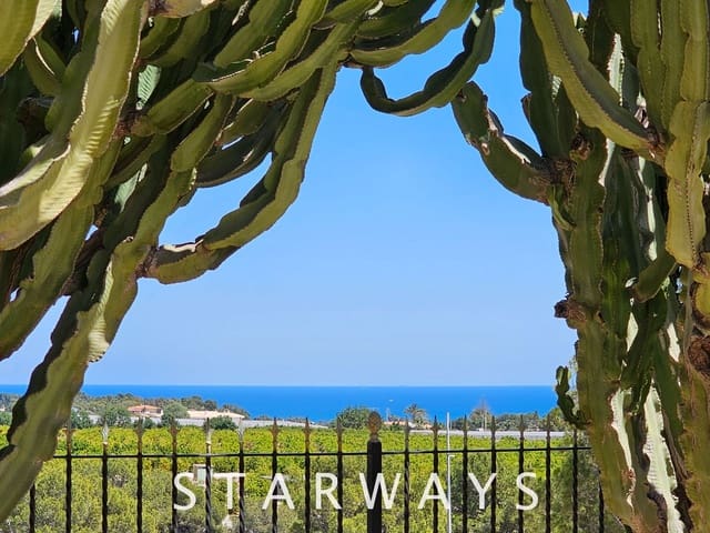 Chalet de 8 habitaciones en Alfaz del Pi / L'Alfàs del Pi en venta con piscina garaje - 1.750.000 € (Ref: 8288970)