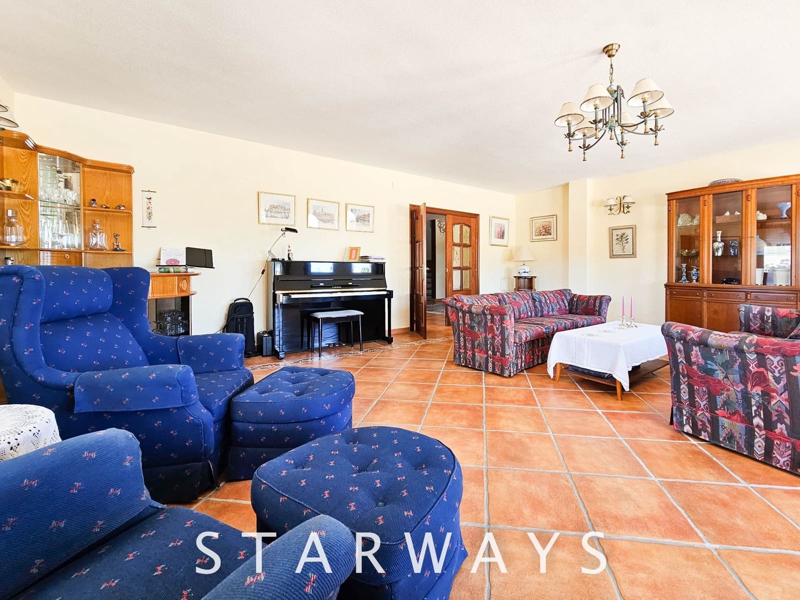 8 Zimmer Villa zu verkaufen in Alfaz del Pi / L'Alfas del Pi mit Pool Garage - 1.750.000 € (Ref: 8288970)