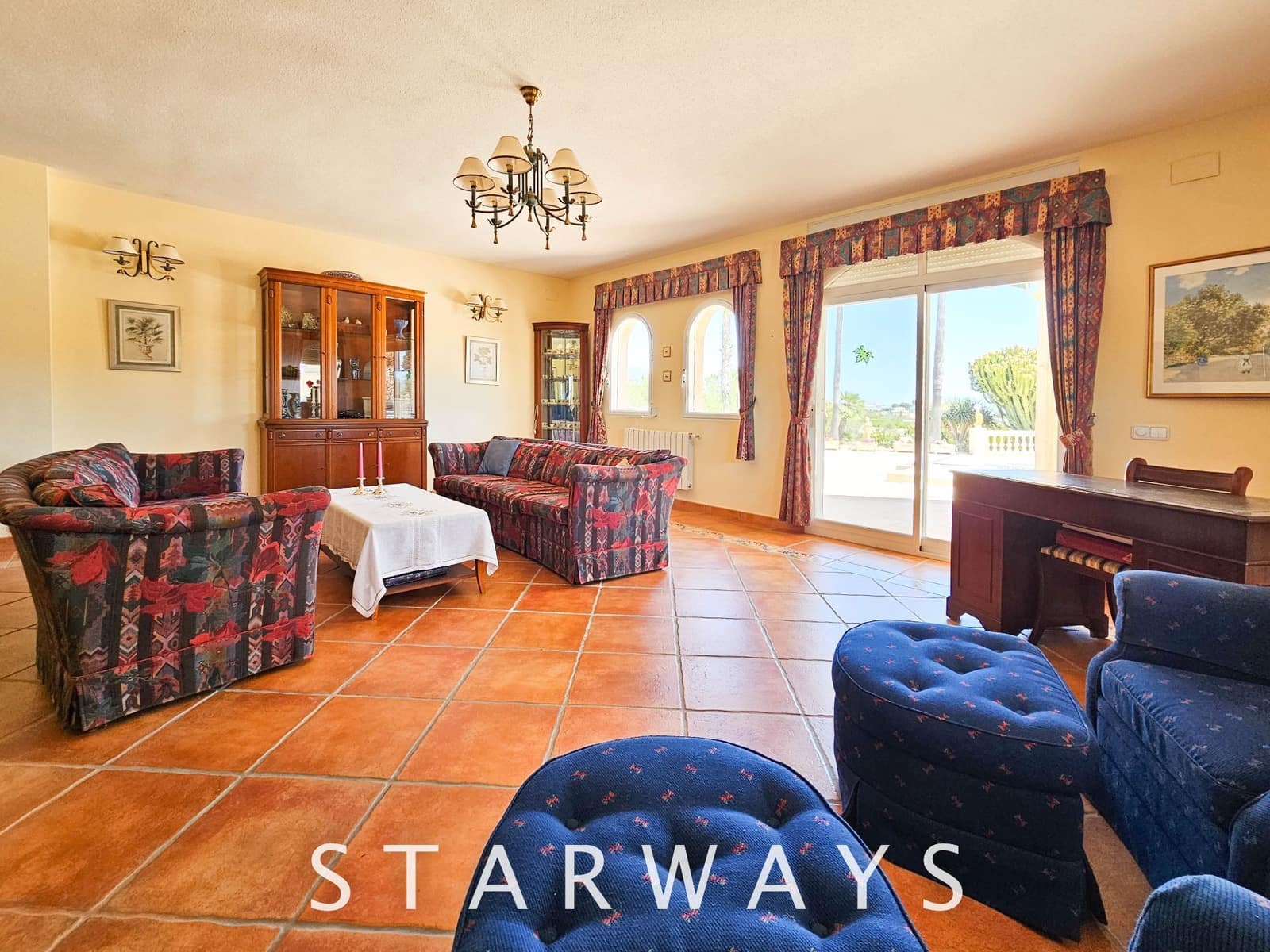 8 Zimmer Villa zu verkaufen in Alfaz del Pi / L'Alfas del Pi mit Pool Garage - 1.750.000 € (Ref: 8288970)