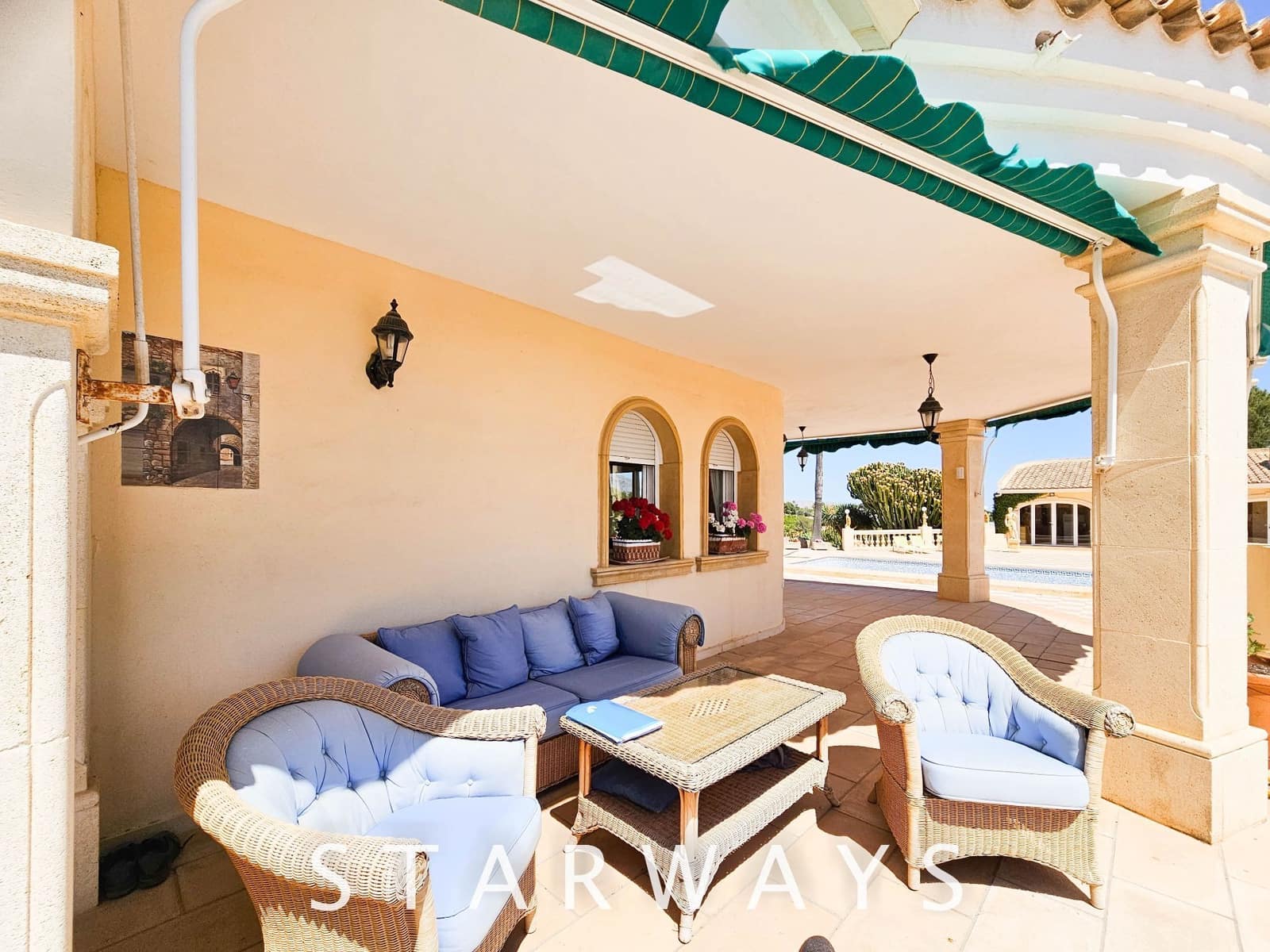 8 Zimmer Villa zu verkaufen in Alfaz del Pi / L'Alfas del Pi mit Pool Garage - 1.750.000 € (Ref: 8288970)