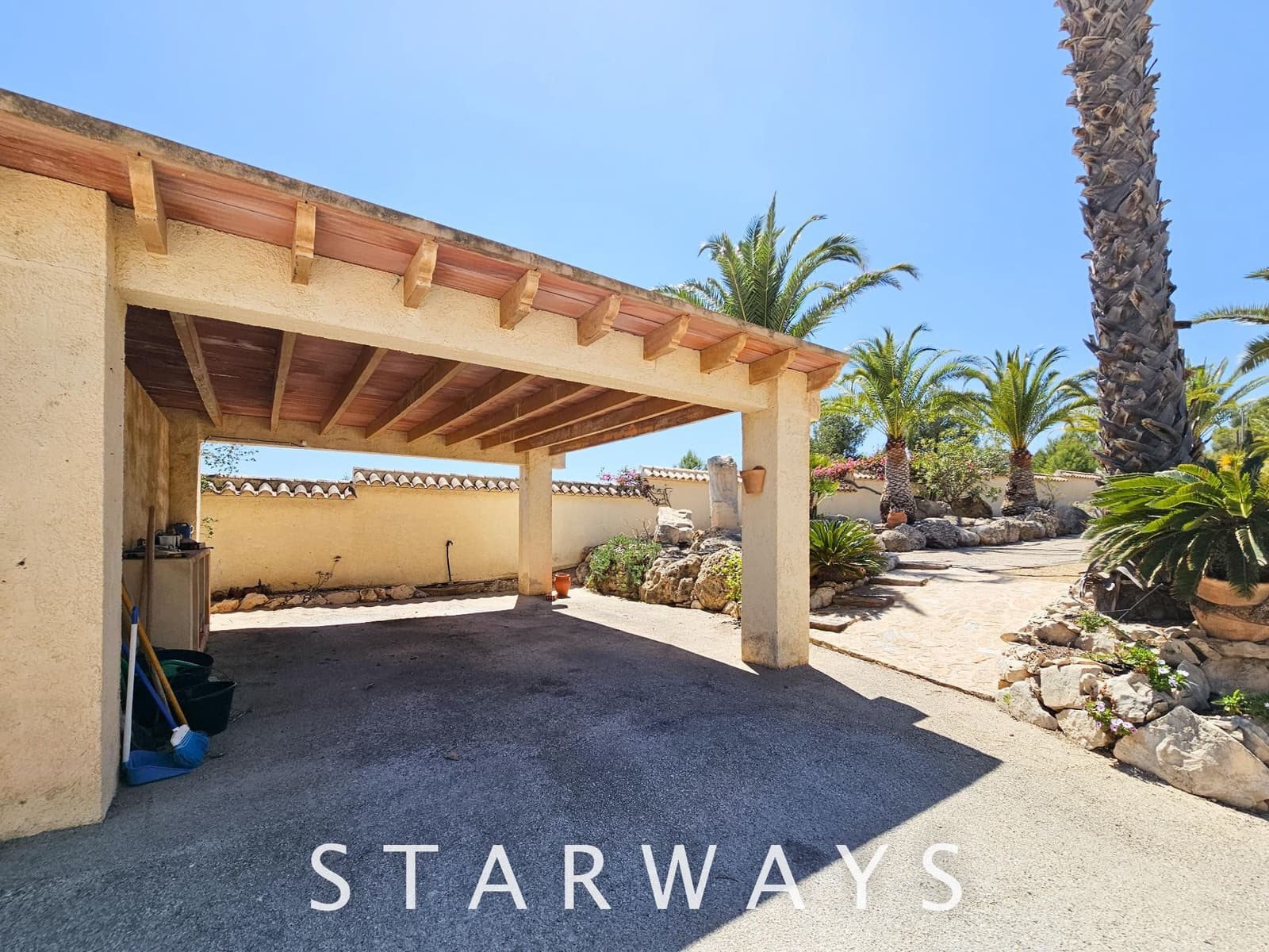 8 Zimmer Villa zu verkaufen in Alfaz del Pi / L'Alfas del Pi mit Pool Garage - 1.750.000 € (Ref: 8288970)