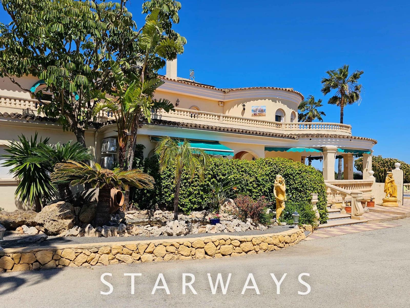 8 Zimmer Villa zu verkaufen in Alfaz del Pi / L'Alfas del Pi mit Pool Garage - 1.750.000 € (Ref: 8288970)